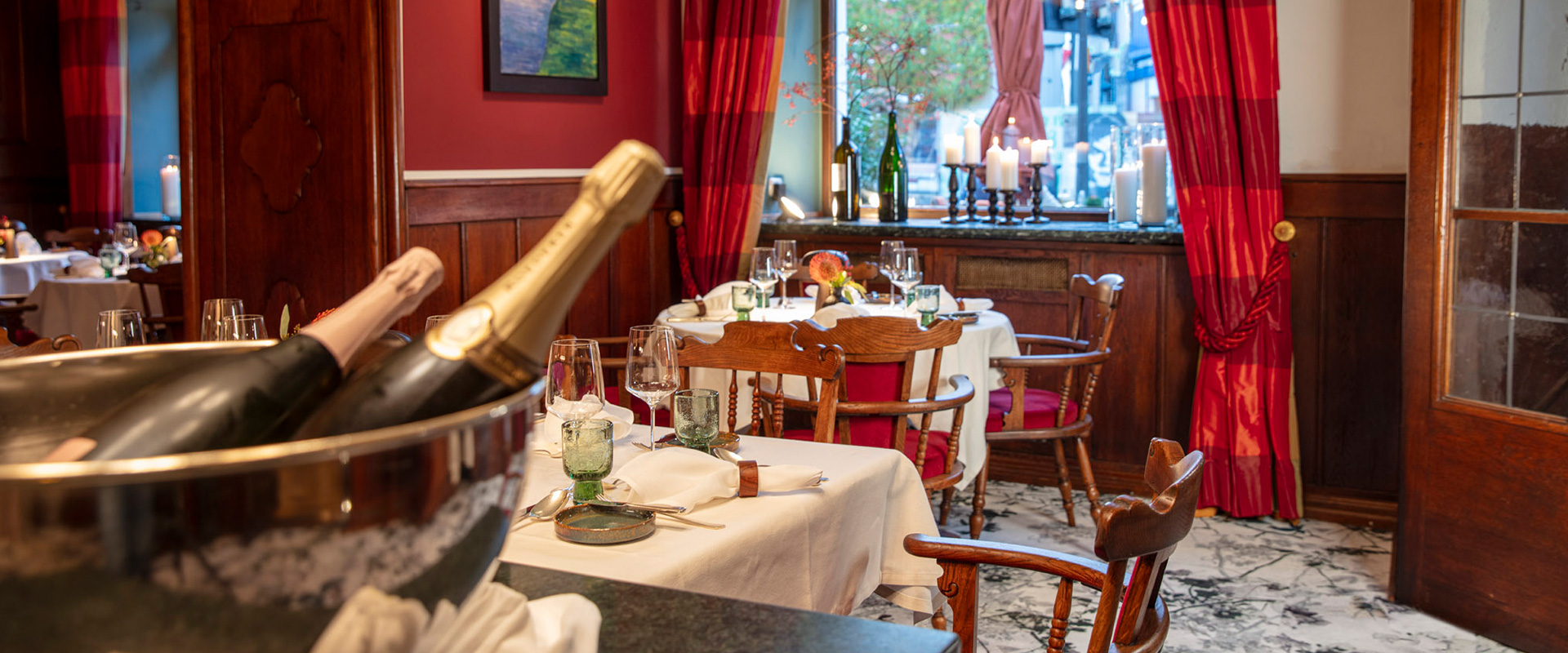 Restaurant Lindners Stub'n mit klassischem Mobiliar