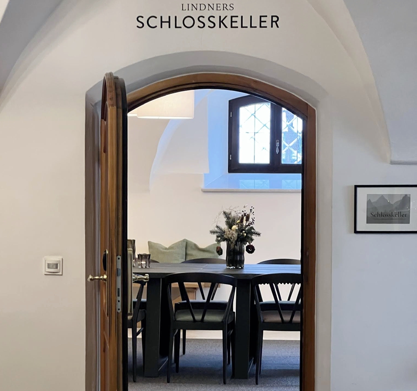 Schlosskeller - Tagungsraum Das Lindner 800 Eingang zum Tagungsraum Schlosskeller