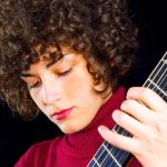Foto der Gitarrenkünstlerin Cristina Galietto
